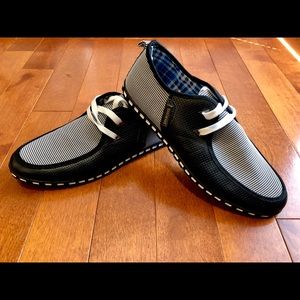 NWOB Shoens Mens sz 12 fashion shoe
